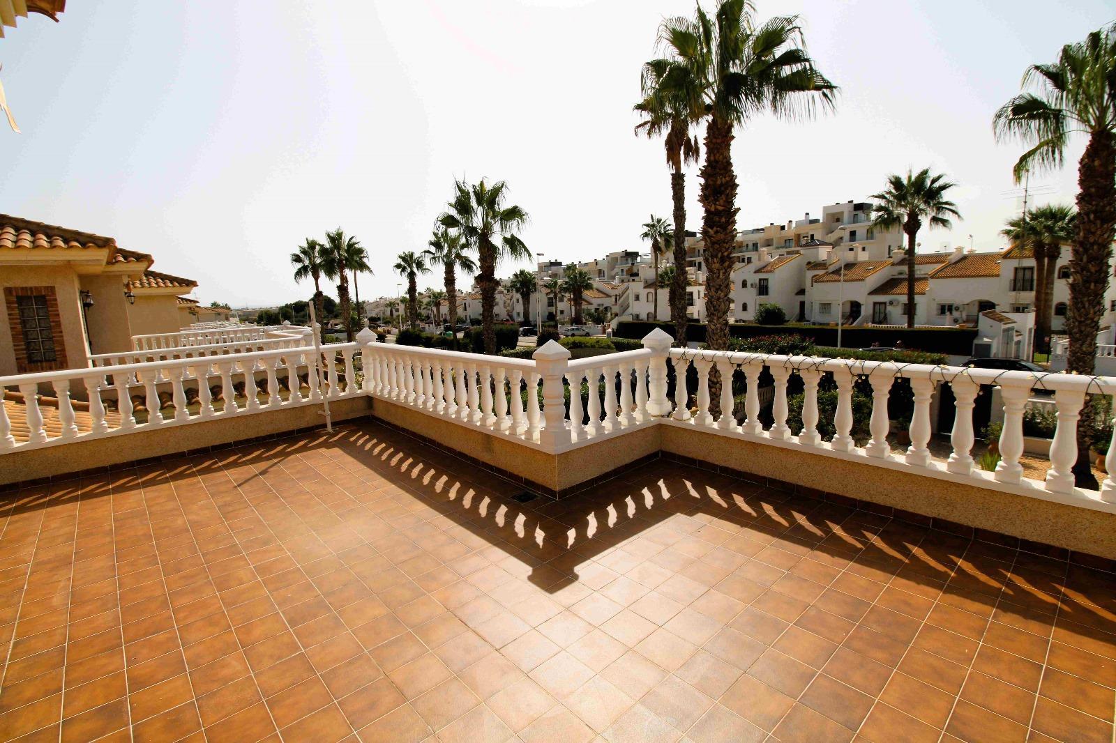 Venta de chalet en Orihuela Costa