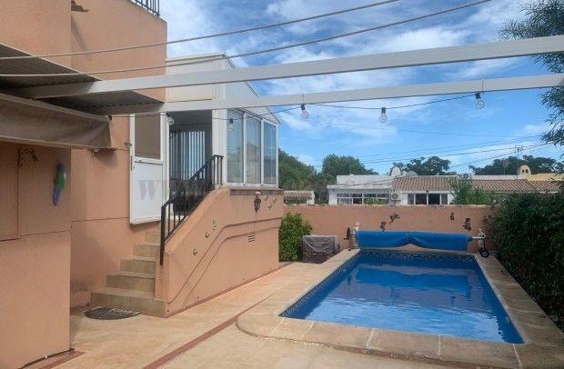 For sale of villa in Orihuela Costa