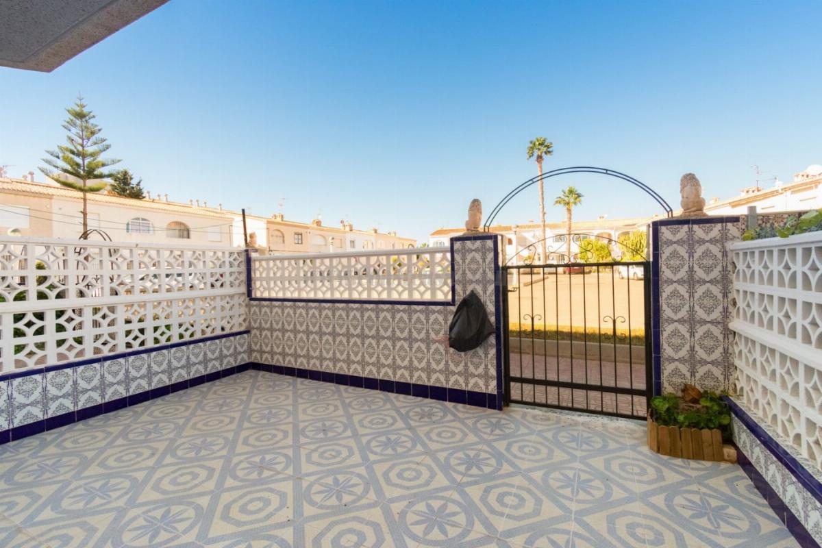 For sale of house in Orihuela Costa