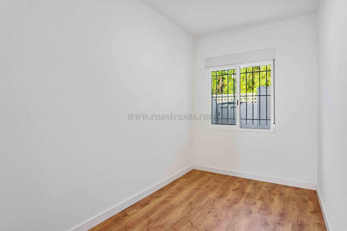 Zu verkaufen von bungalow in
 San Miguel de Salinas