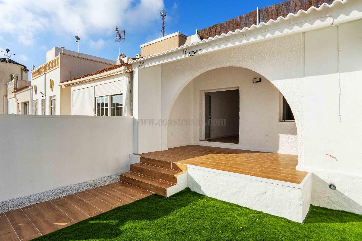 Zu verkaufen von bungalow in
 San Miguel de Salinas
