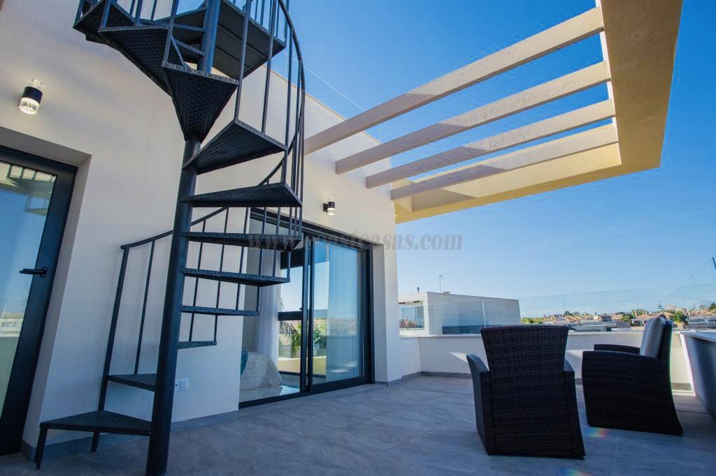 Venta de chalet en Los Montesinos