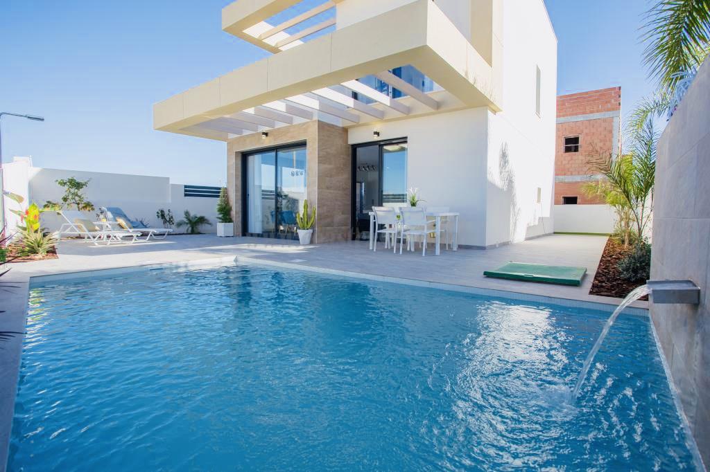 Venta de chalet en Los Montesinos