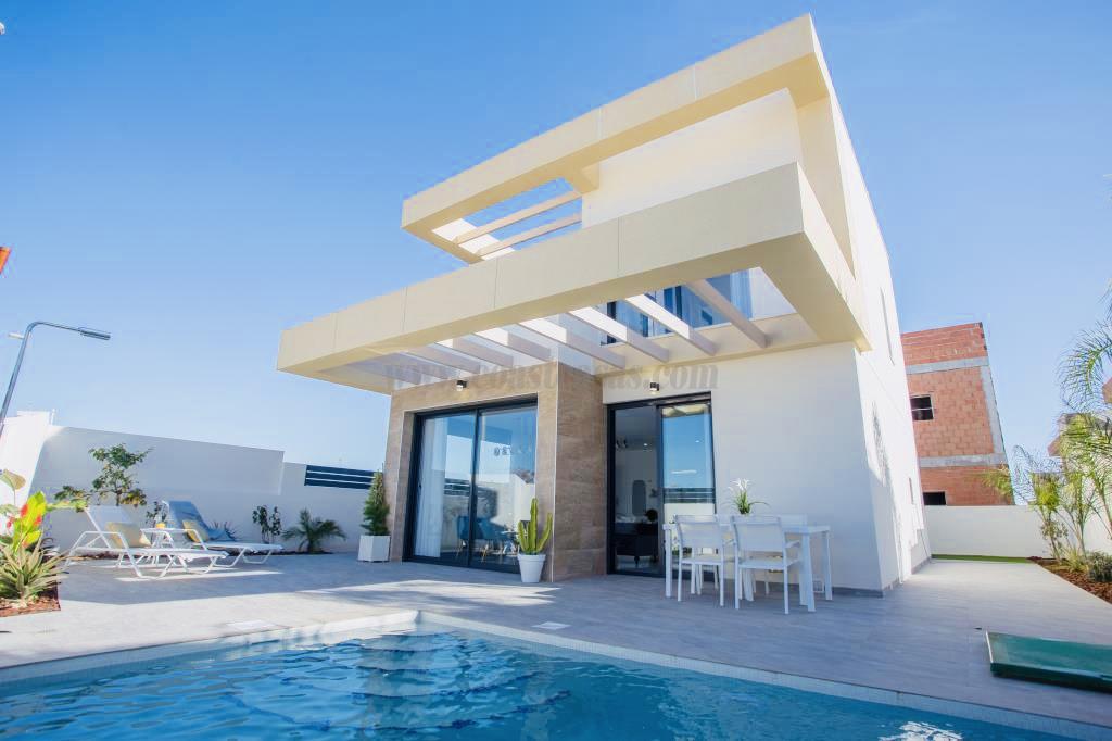 Venta de chalet en Los Montesinos