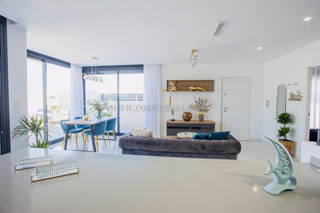 Venta de chalet en Los Montesinos