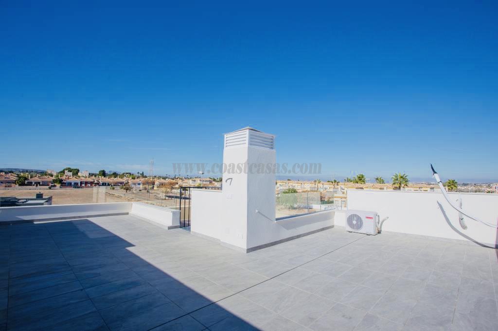 Venta de chalet en Los Montesinos