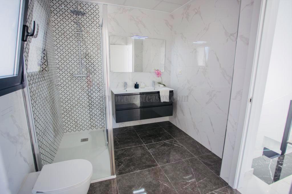 Venta de chalet en Los Montesinos