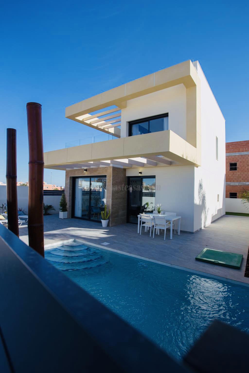 Venta de chalet en Los Montesinos