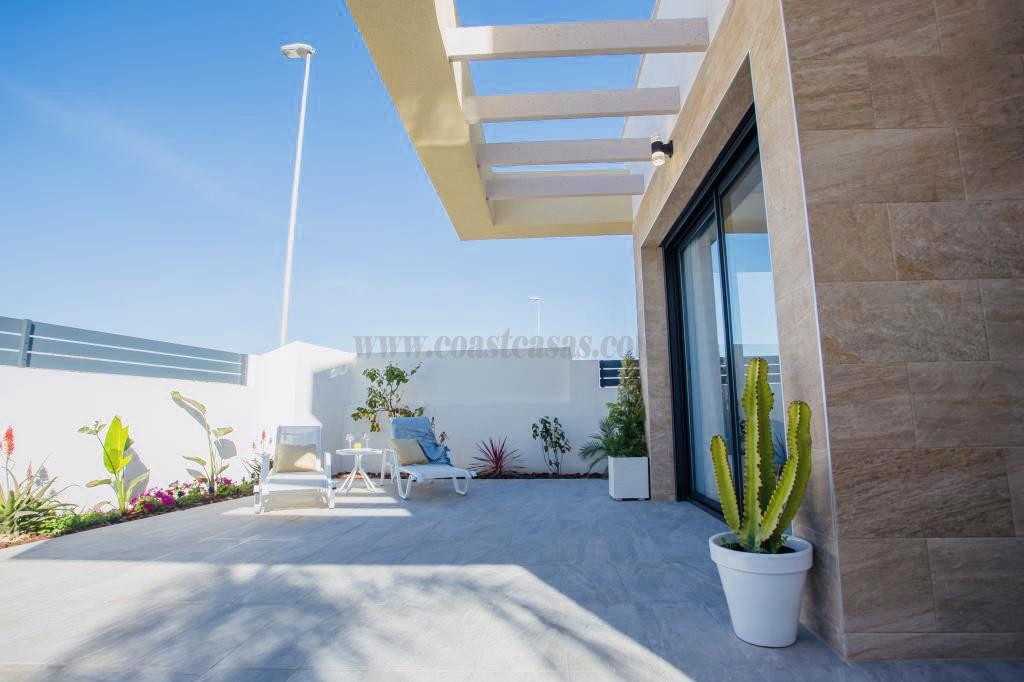 Venta de chalet en Los Montesinos