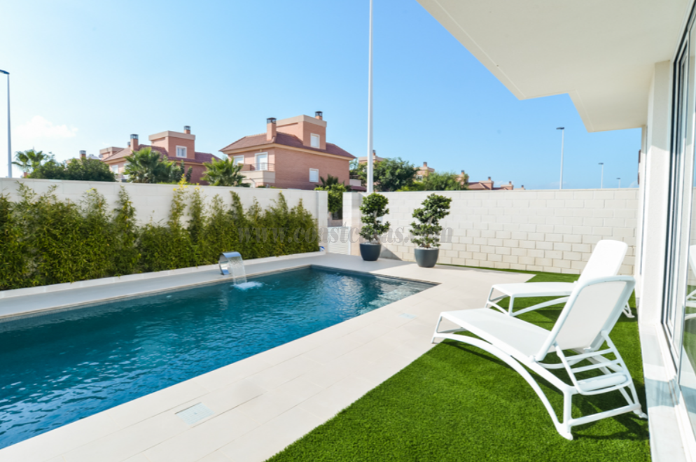 For sale of villa in Gran Alacant