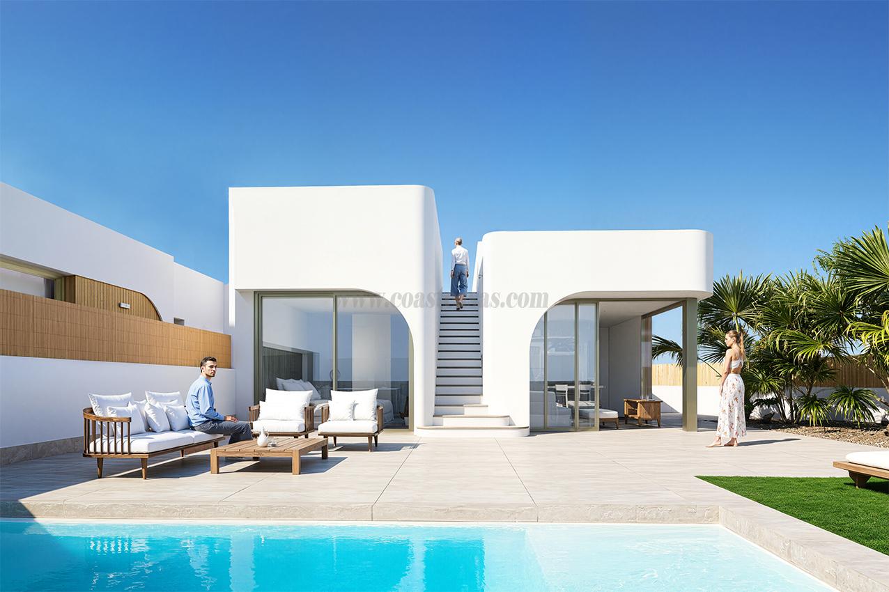 Venta de villa en Los Alcázares