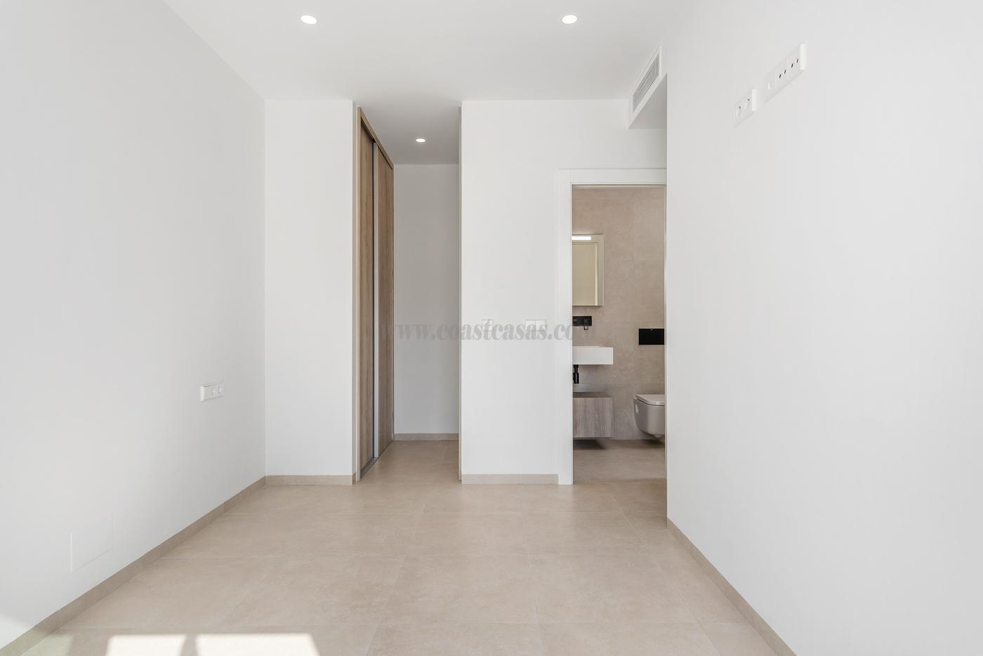 Venta de villa en Los Alcázares