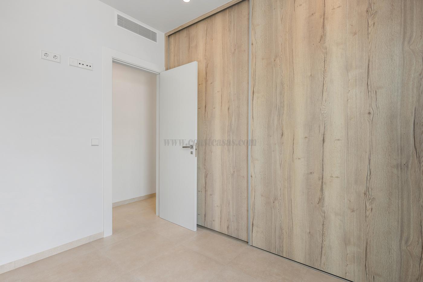 Venta de villa en Los Alcázares