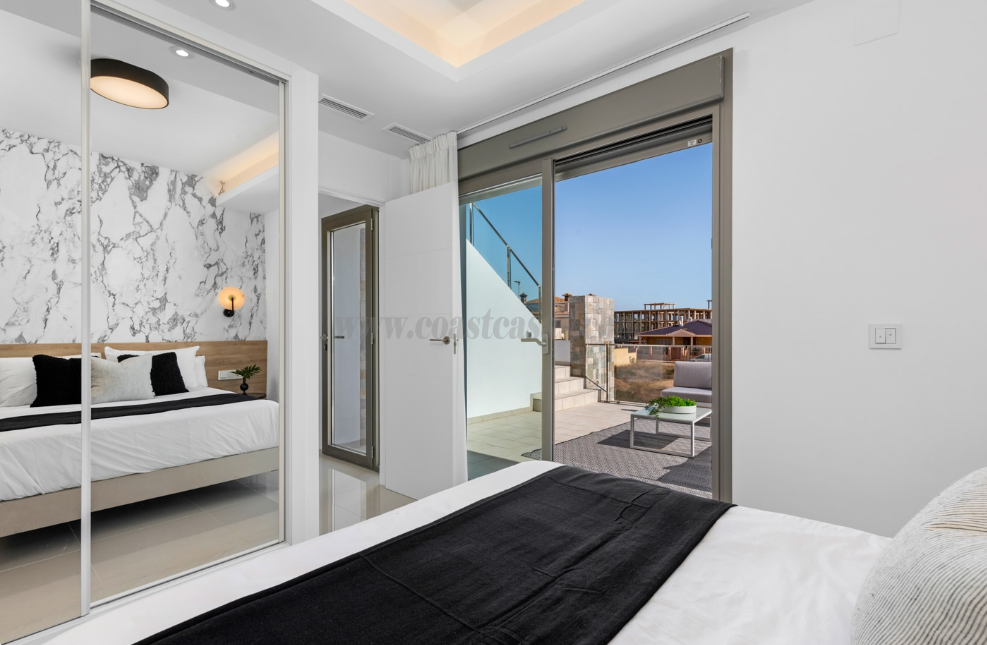 Venta de villa en Los Alcázares