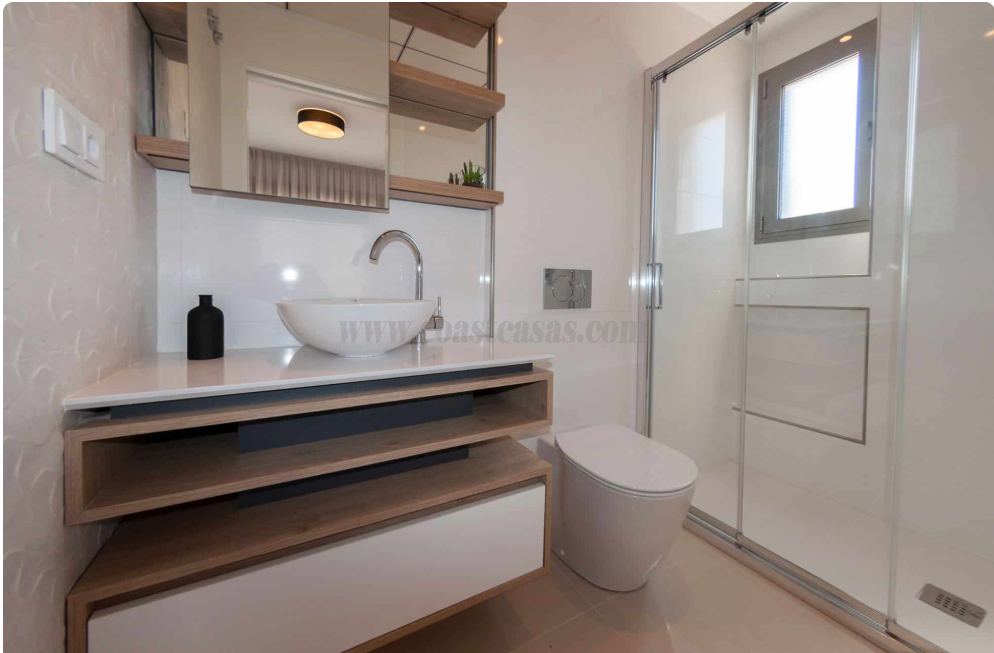 Venta de villa en Los Alcázares