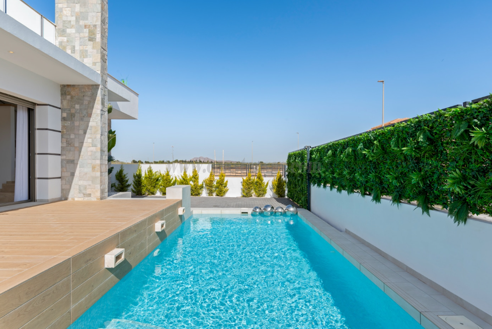 Venta de villa en Los Alcázares