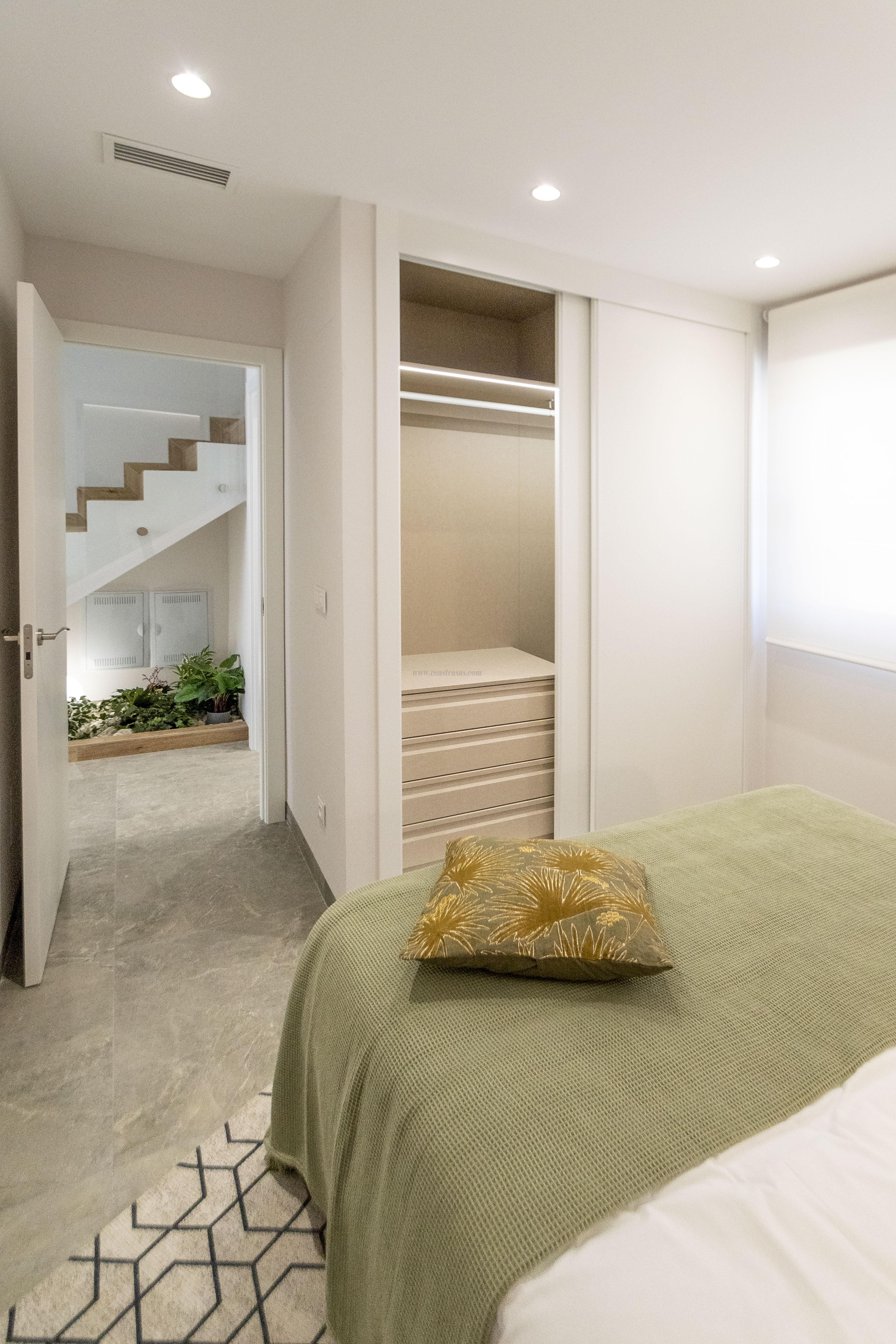 For sale of villa in Pilar de la Horadada