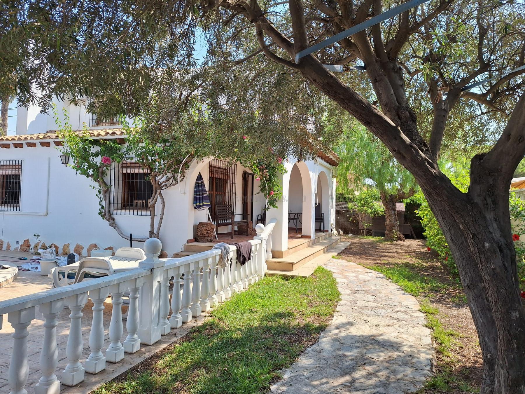 Verkoop van kleine villa in Orihuela Costa