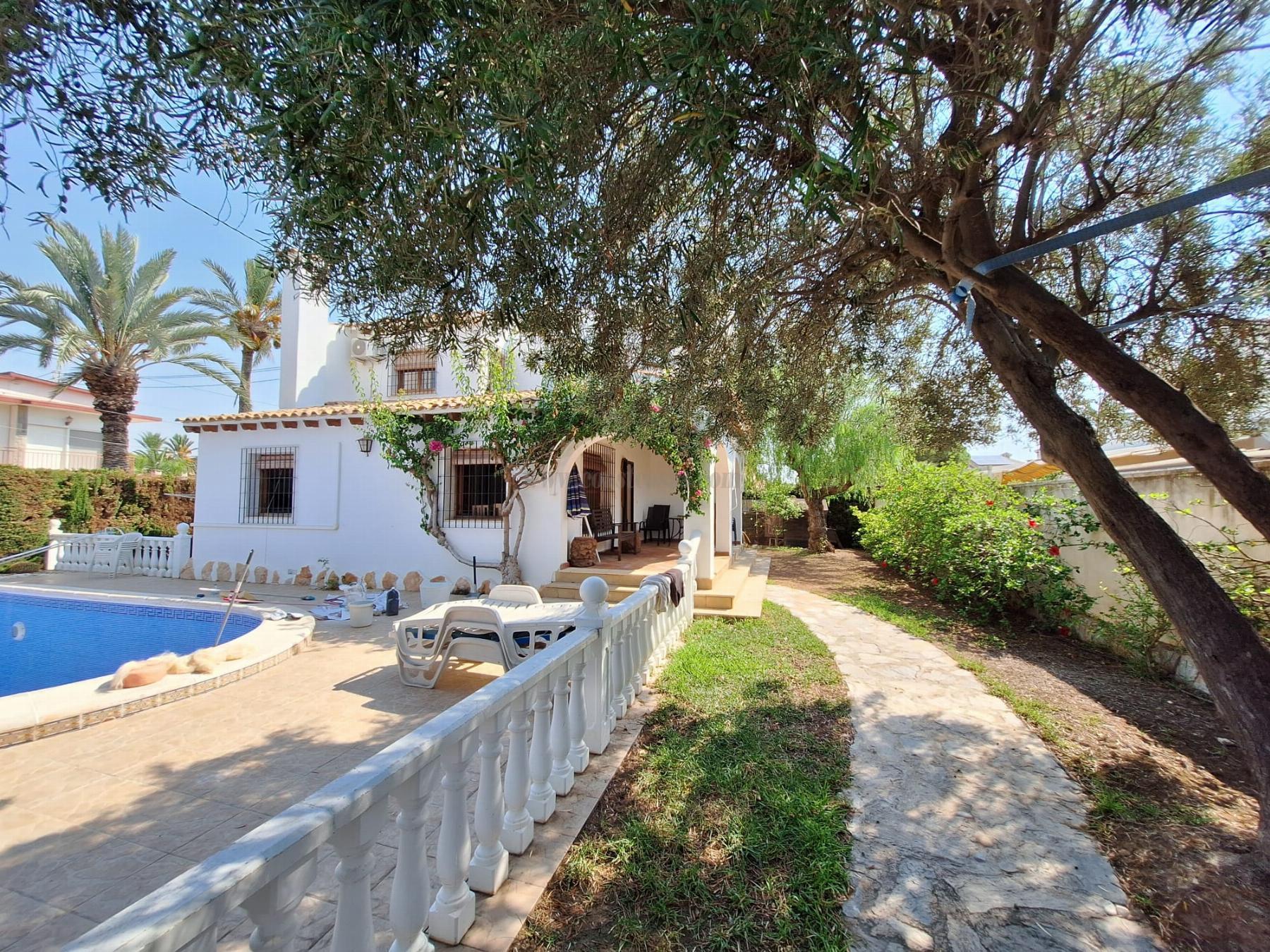 Venta de chalet en Orihuela Costa