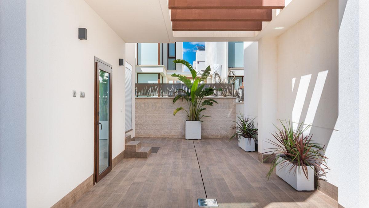 Venta de villa en Los Montesinos