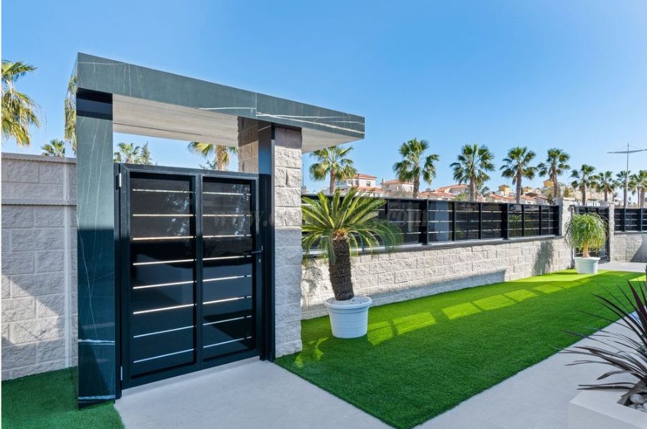 Venta de villa en Algorfa