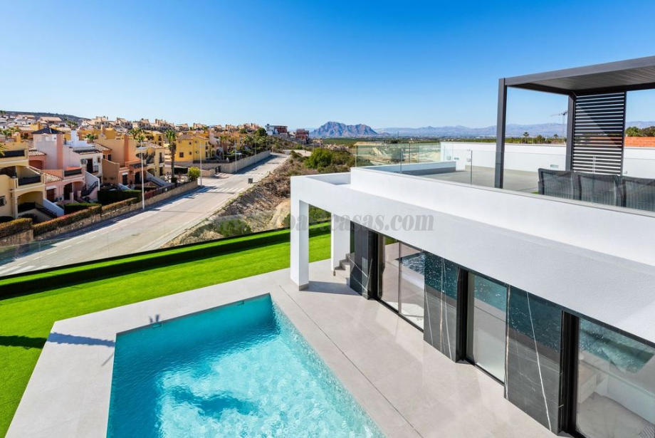 Venta de villa en Algorfa