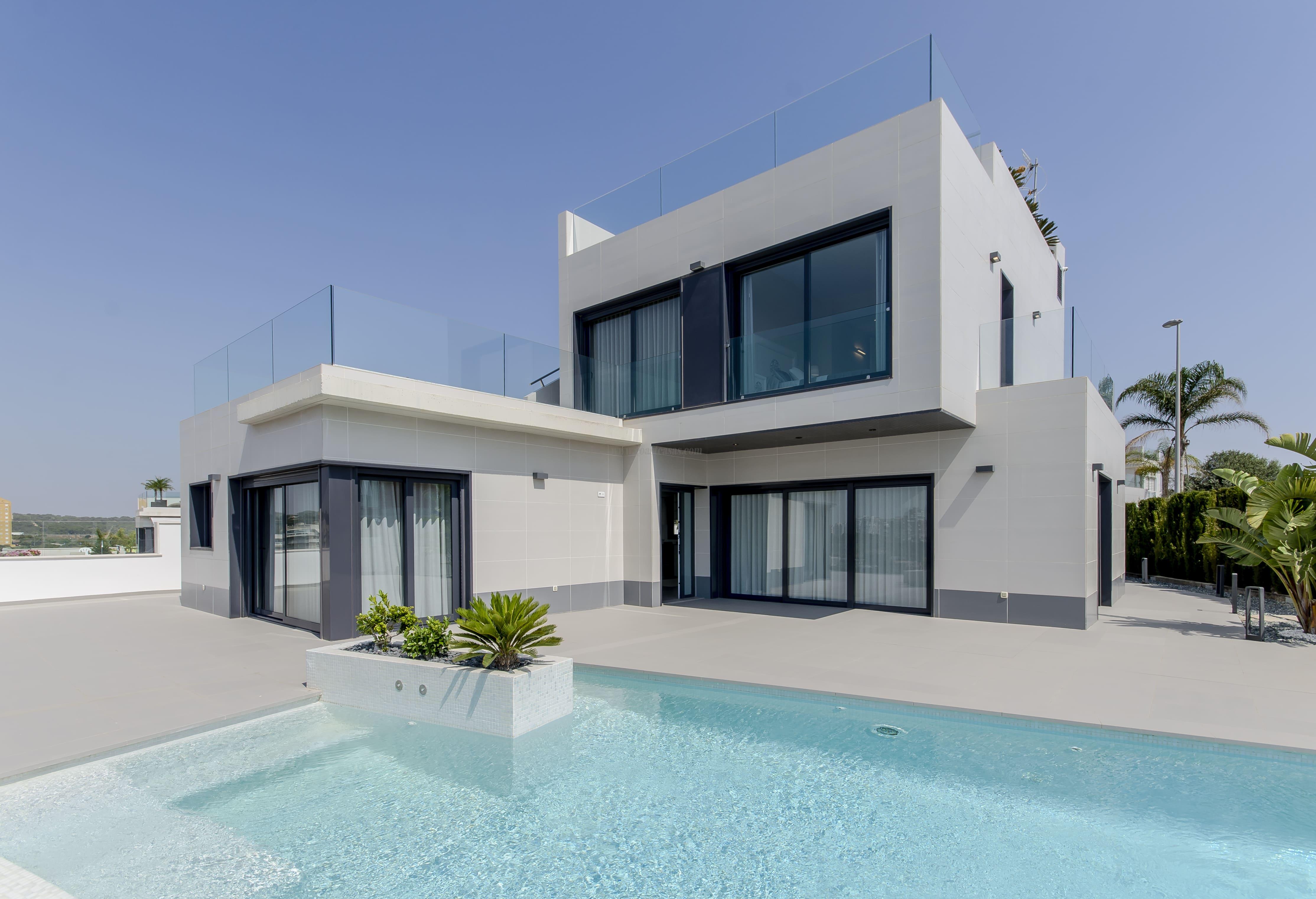 For sale of villa in Orihuela