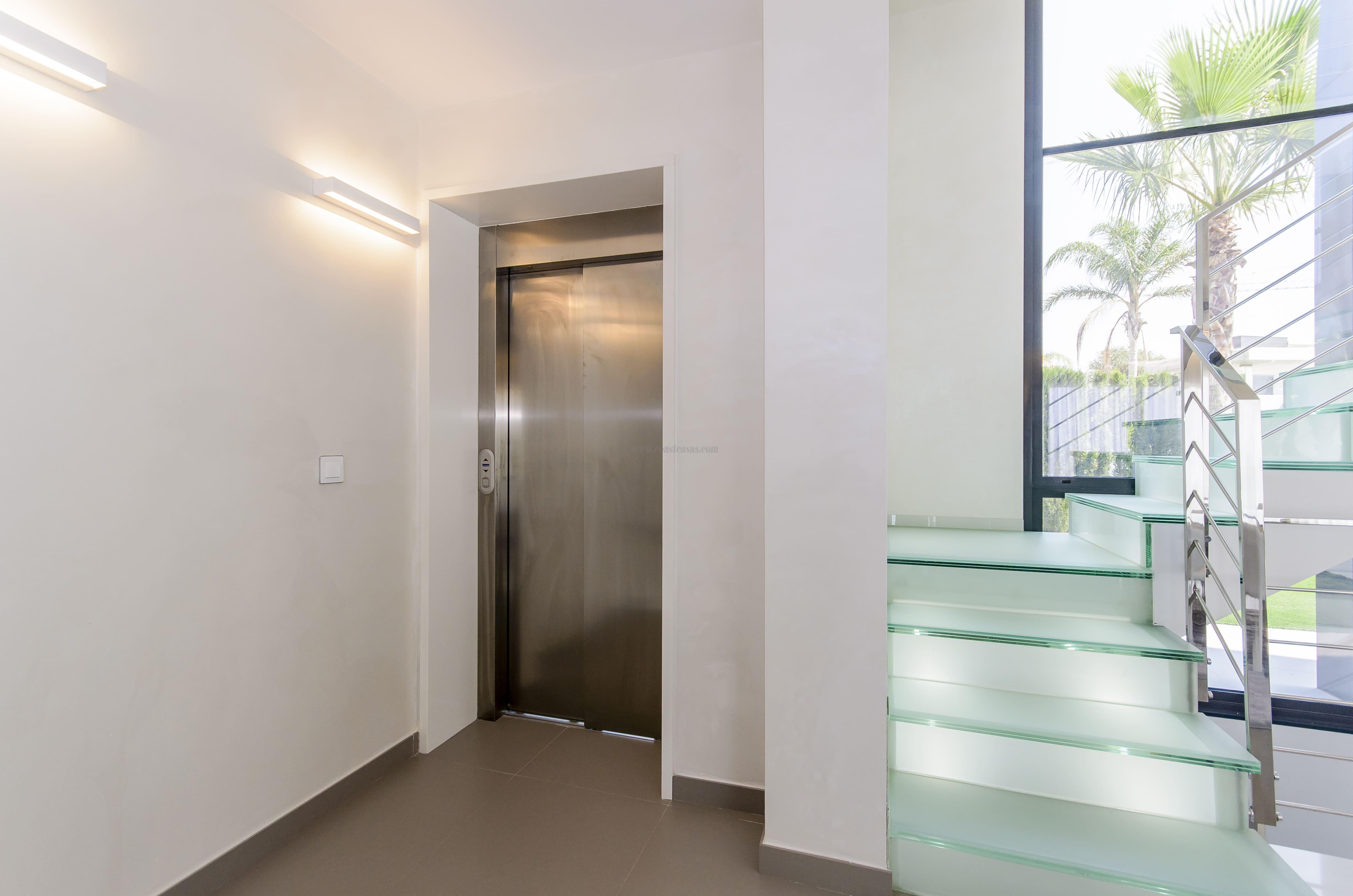 Venta de villa en Orihuela