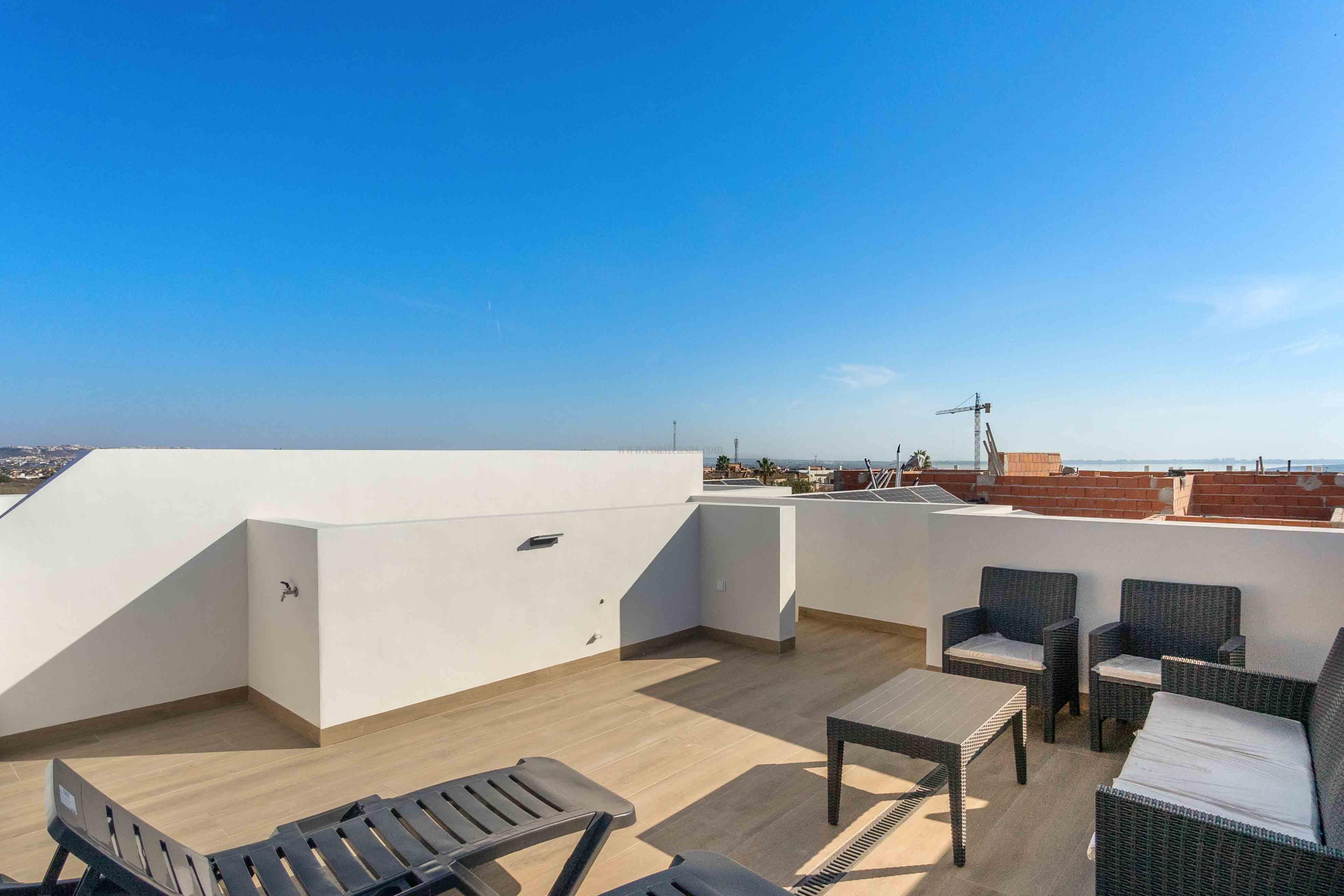 For sale of villa in Los Montesinos