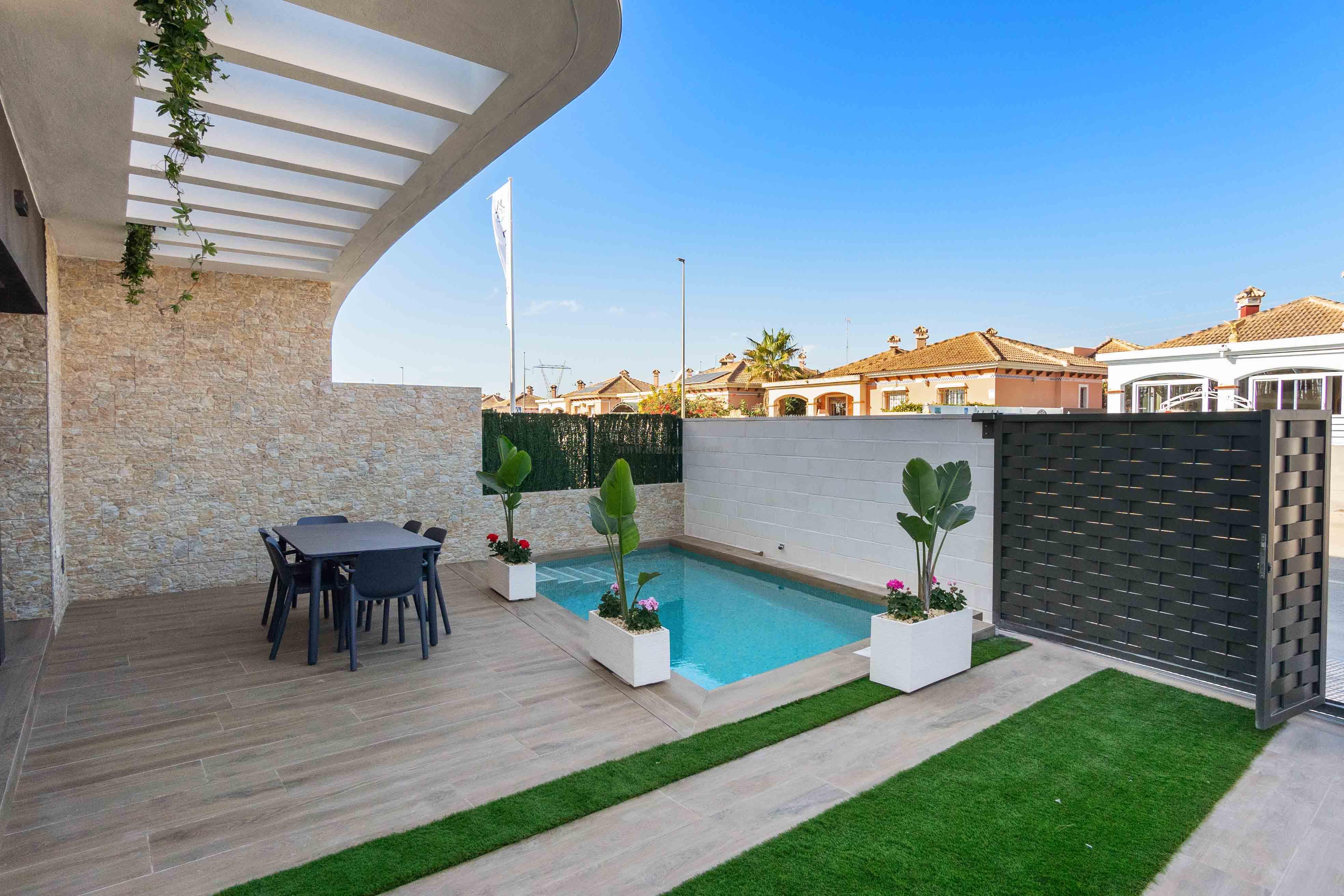 For sale of villa in Los Montesinos