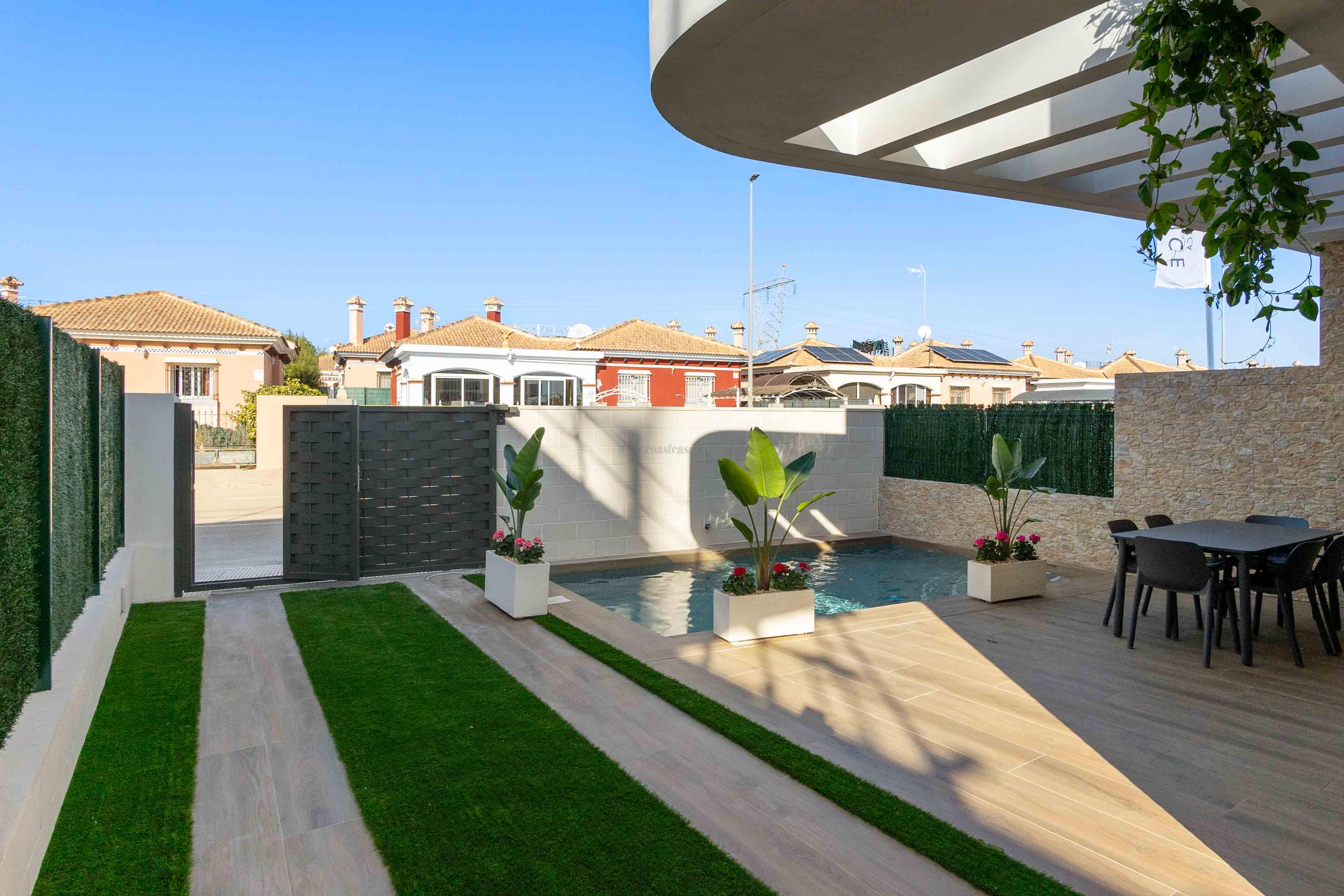 For sale of villa in Los Montesinos