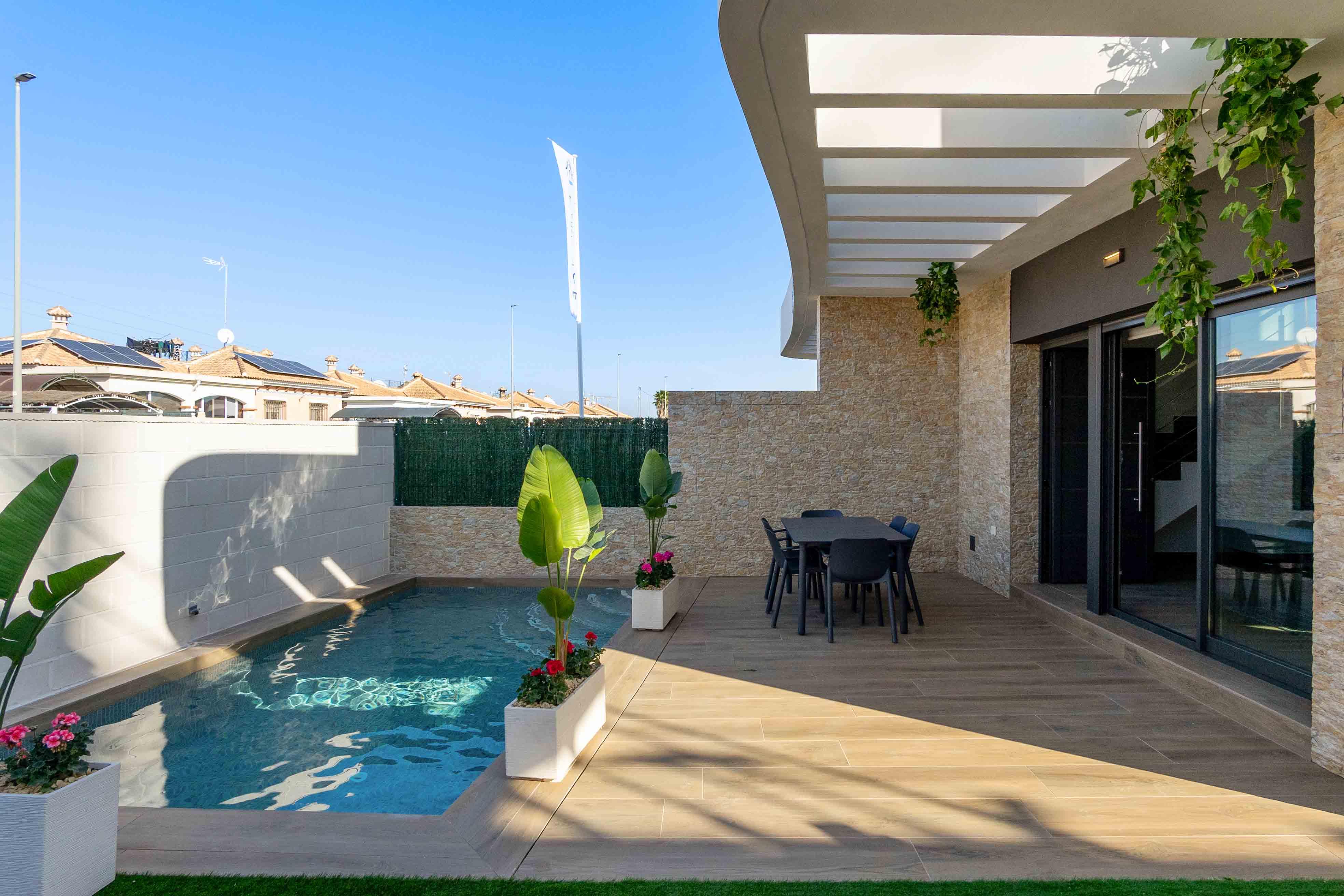 For sale of villa in Los Montesinos