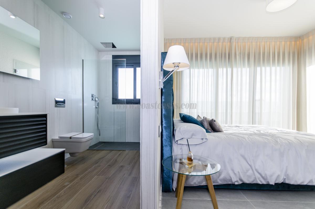 Venta de villa en San Miguel de Salinas