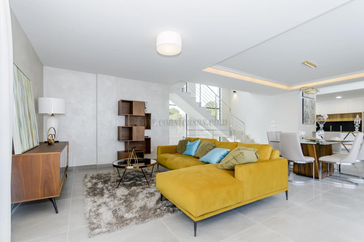 Venta de villa en San Miguel de Salinas