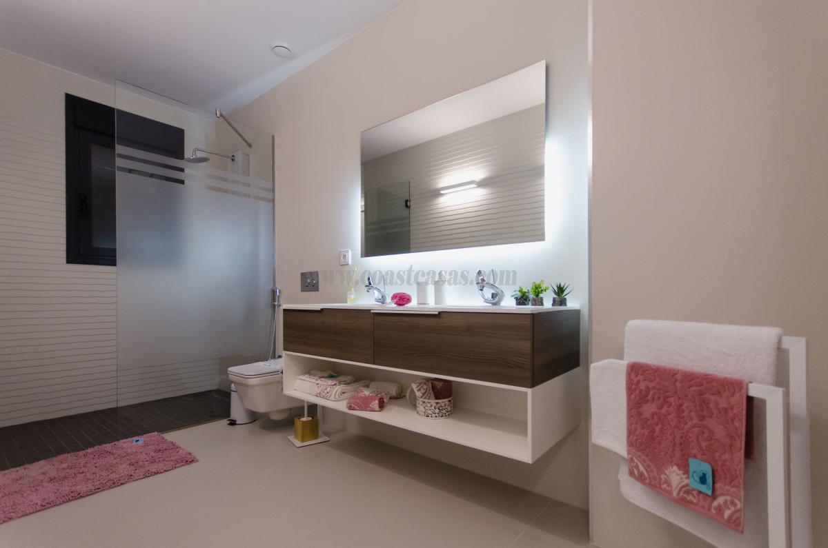 Venta de villa en San Miguel de Salinas