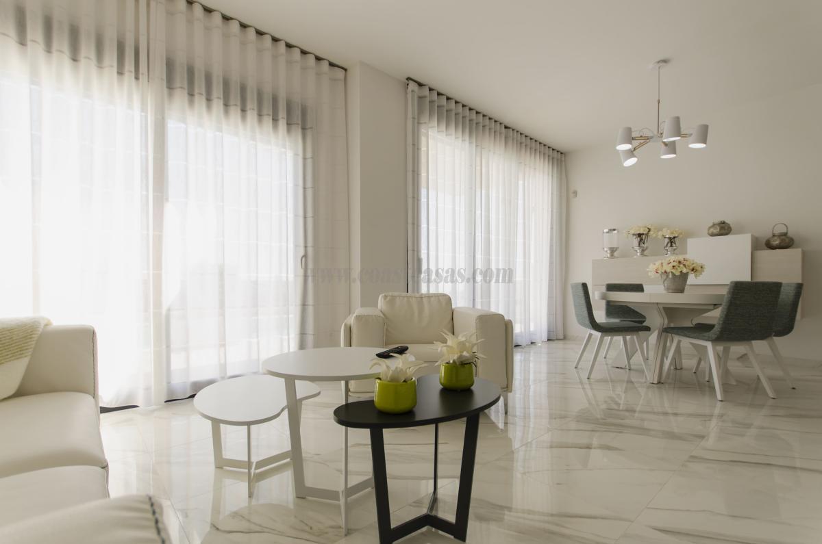 Venta de villa en San Miguel de Salinas