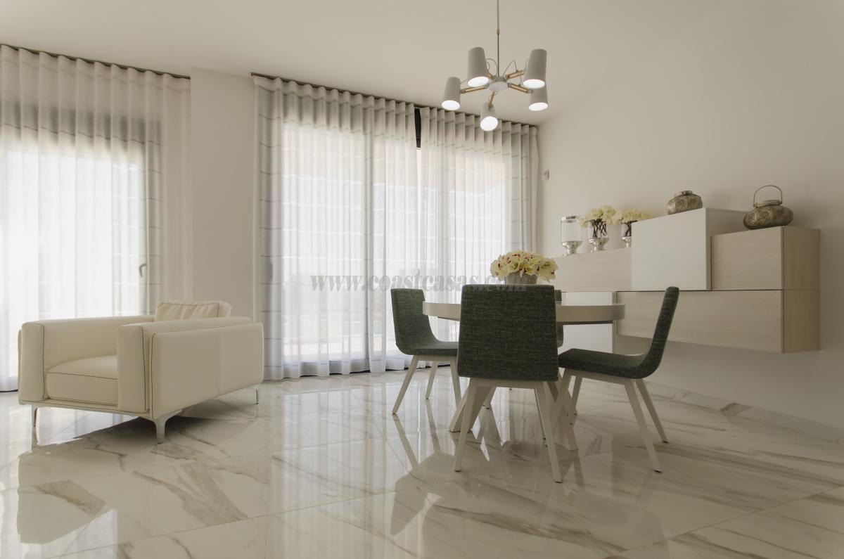 Venta de villa en San Miguel de Salinas