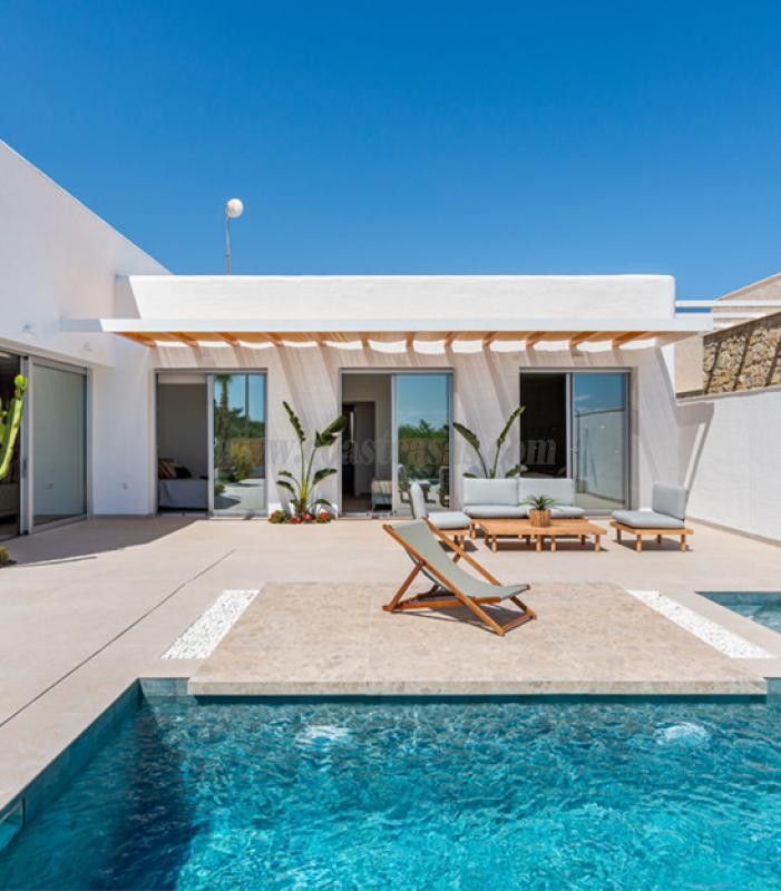 Venta de villa en Dolores