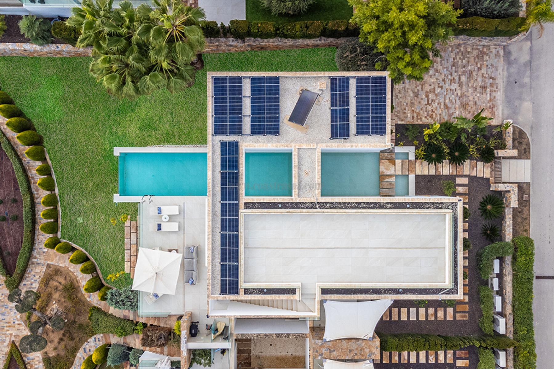 For sale of villa in Orihuela Costa