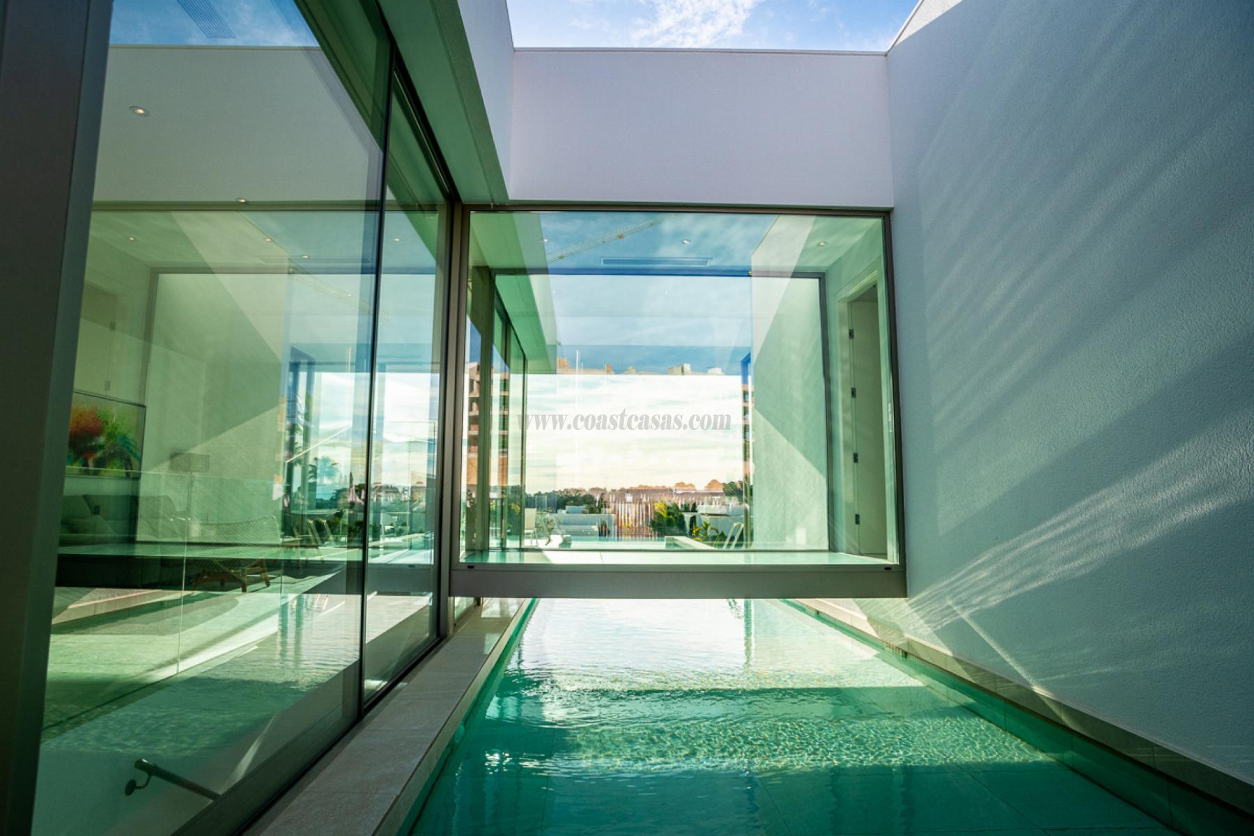 For sale of villa in Orihuela Costa