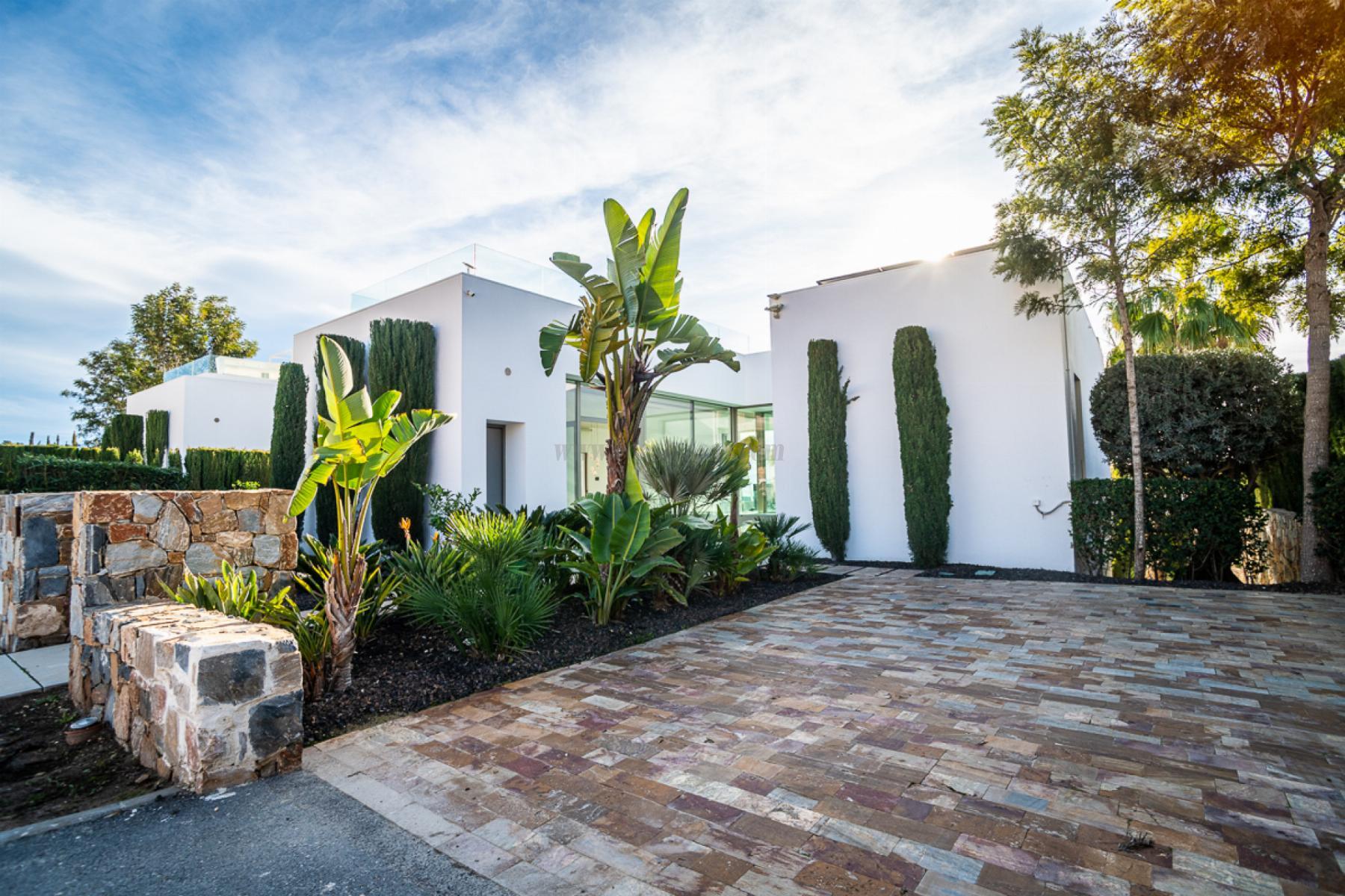 For sale of villa in Orihuela Costa