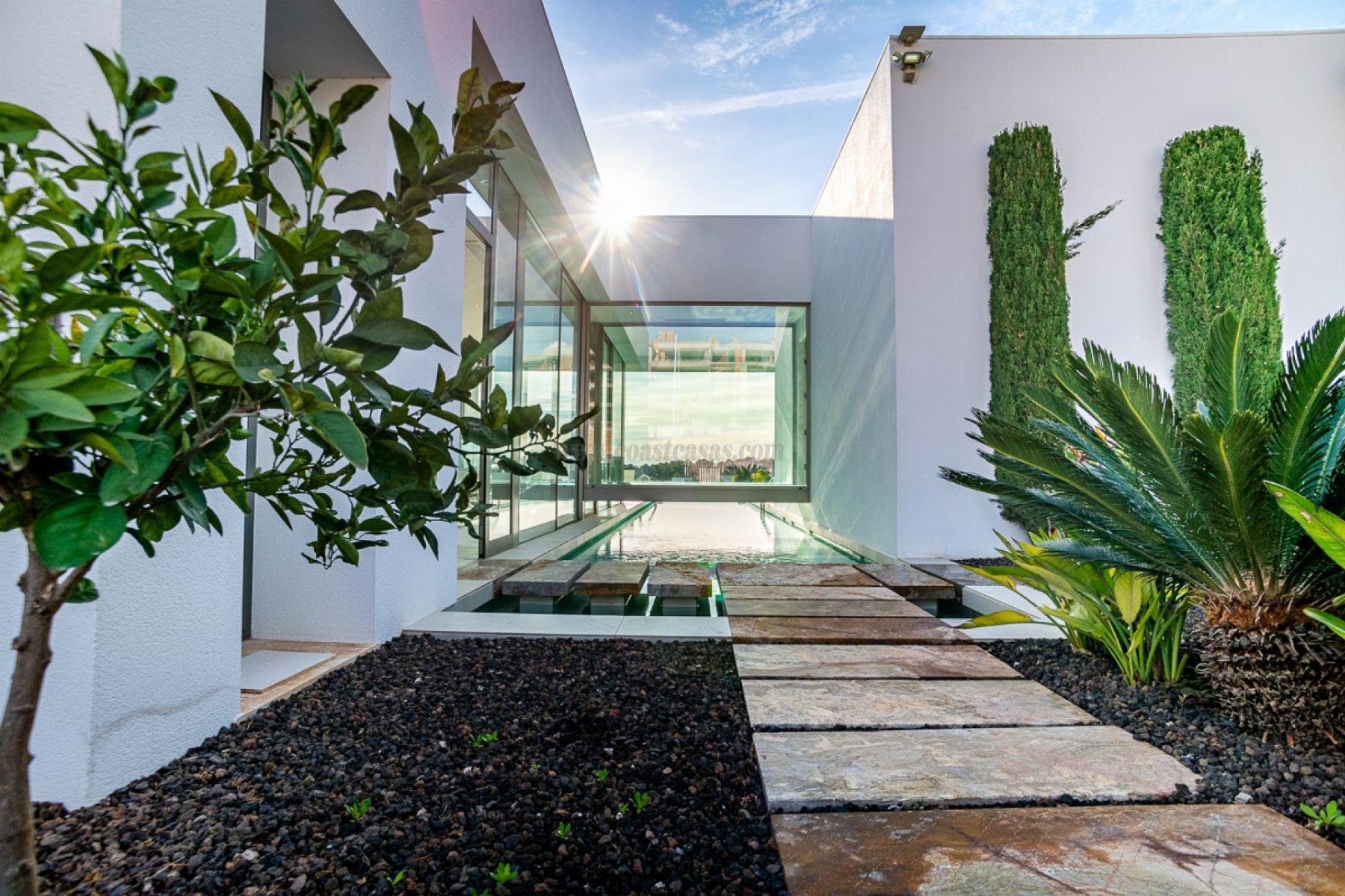 For sale of villa in Orihuela Costa