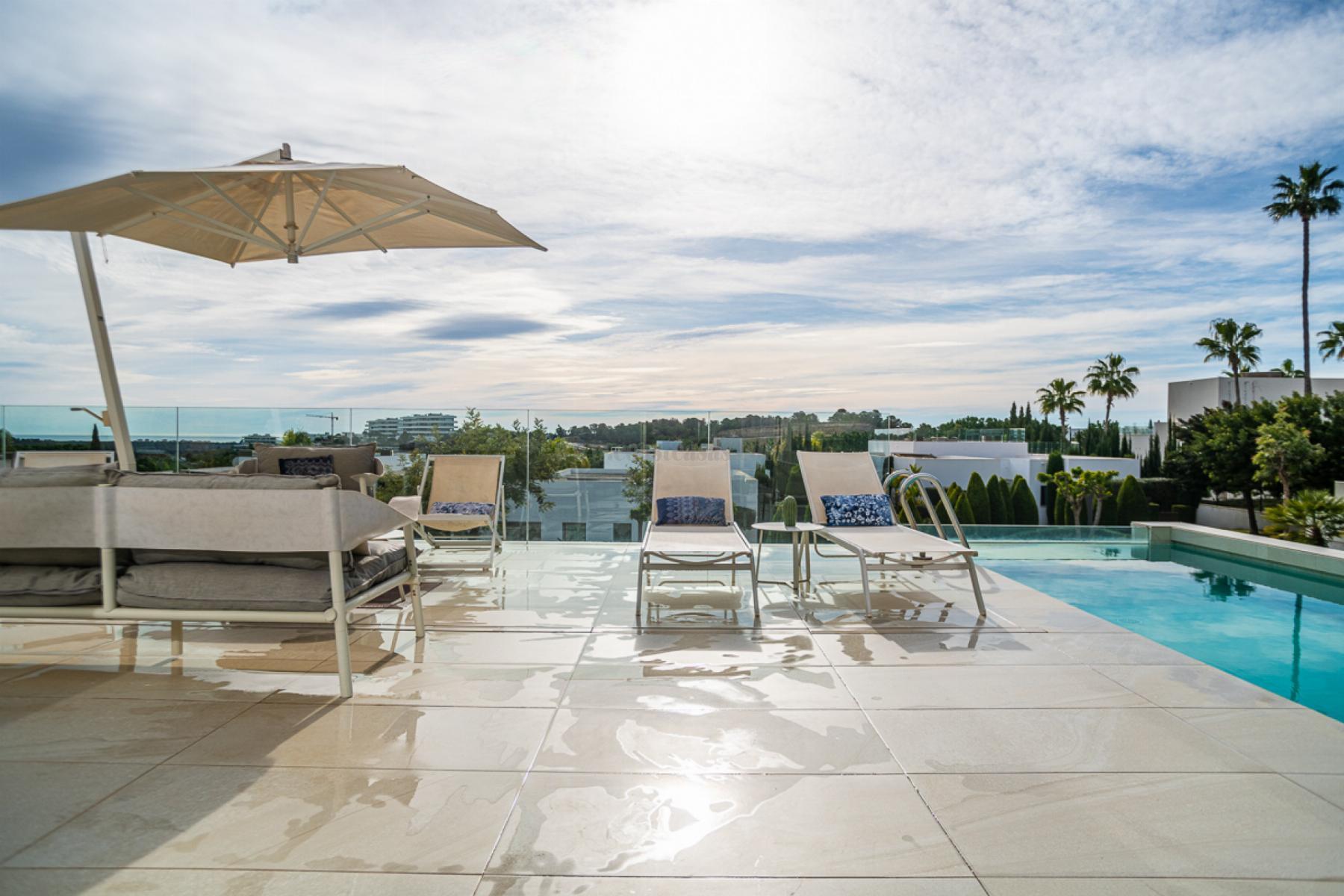 For sale of villa in Orihuela Costa