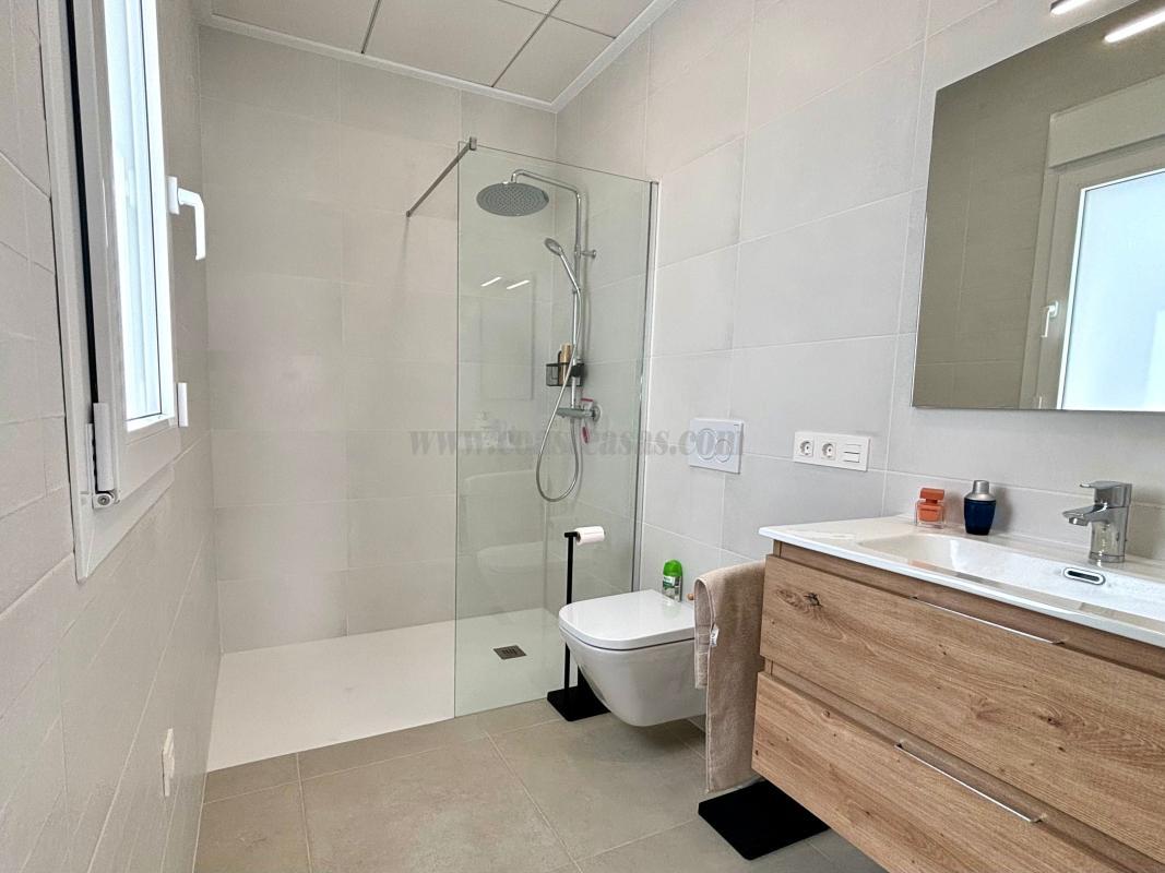 Venta de villa en Benijofar