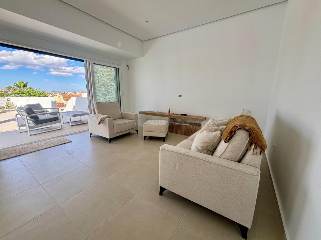 Venta de villa en Benijofar