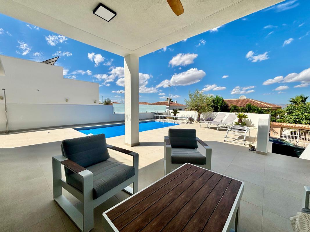 Venta de villa en Benijofar