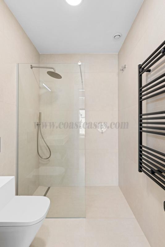 Venta de villa en Los Alcázares