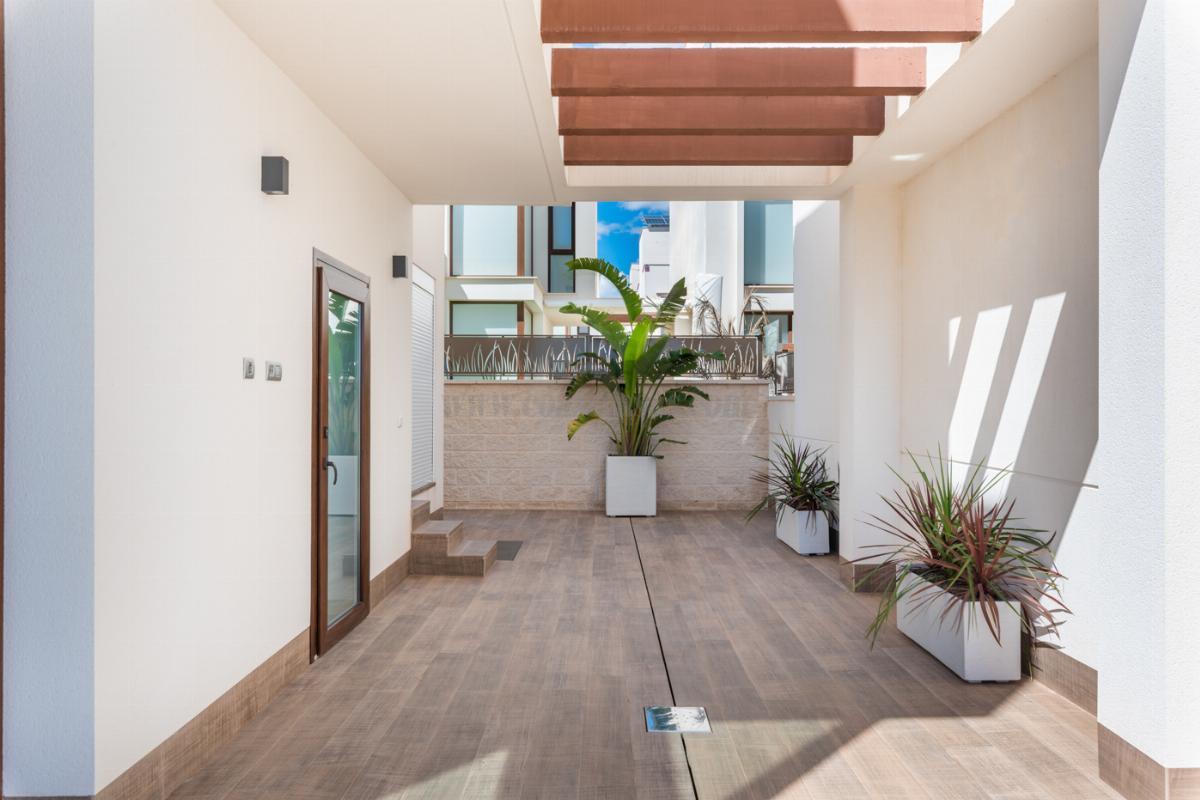For sale of chalet in Los Montesinos