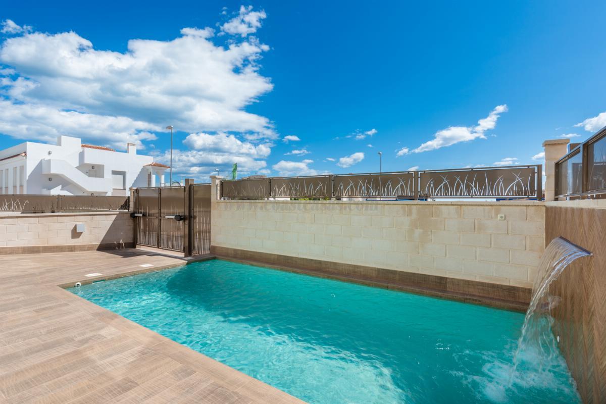 For sale of chalet in Los Montesinos