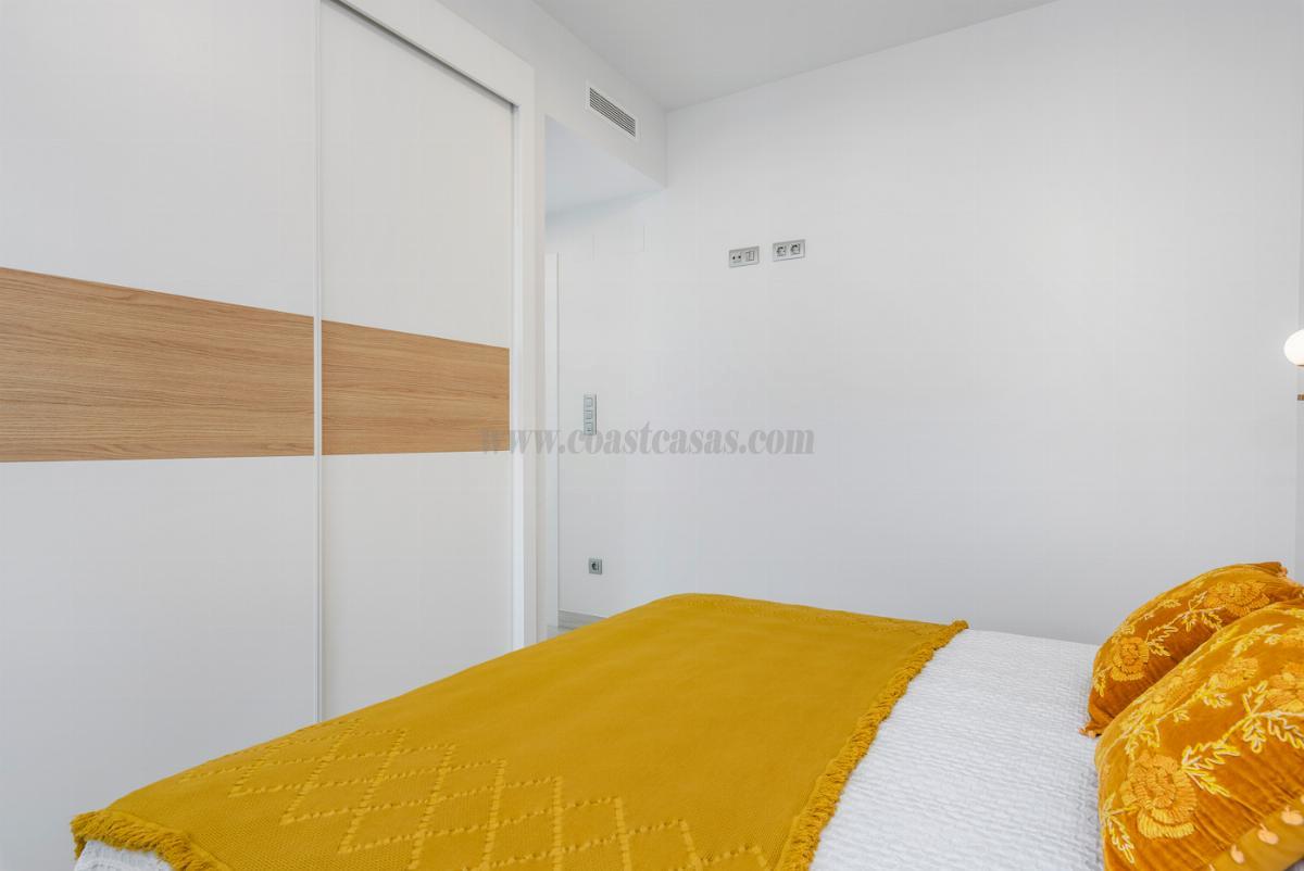 For sale of chalet in Los Montesinos